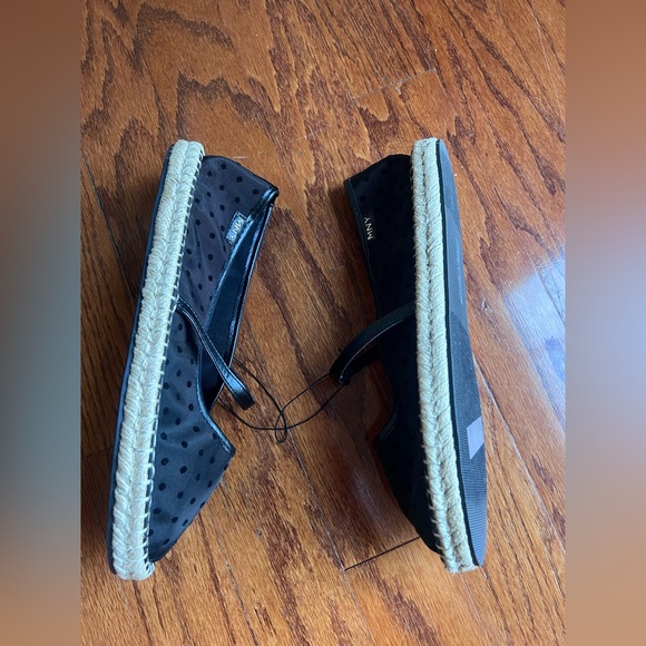 Brand New Marc New York Black Polka Dot Espadrille Flats with Cross Strap - Picture 3 of 5